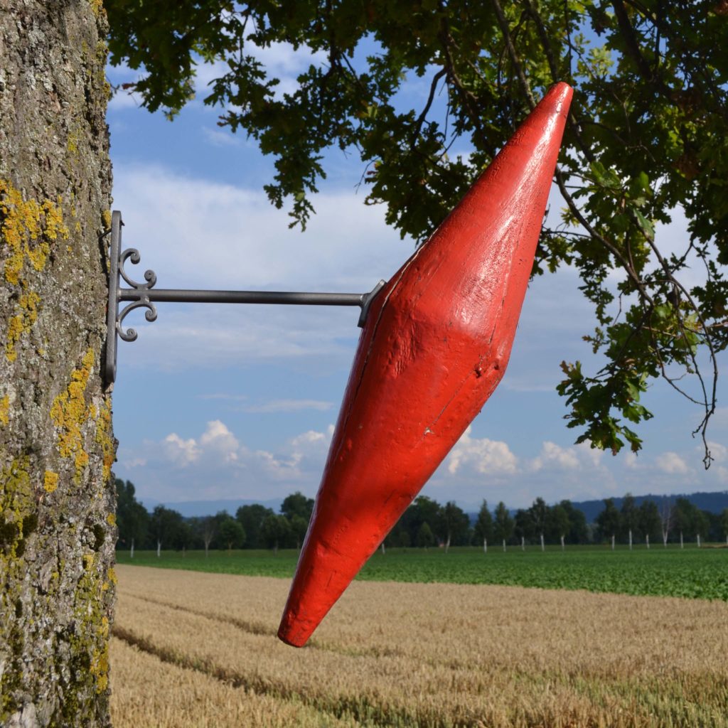 enseigne de marchand de tabac, en forme de carotte peinte en rouge 19ème