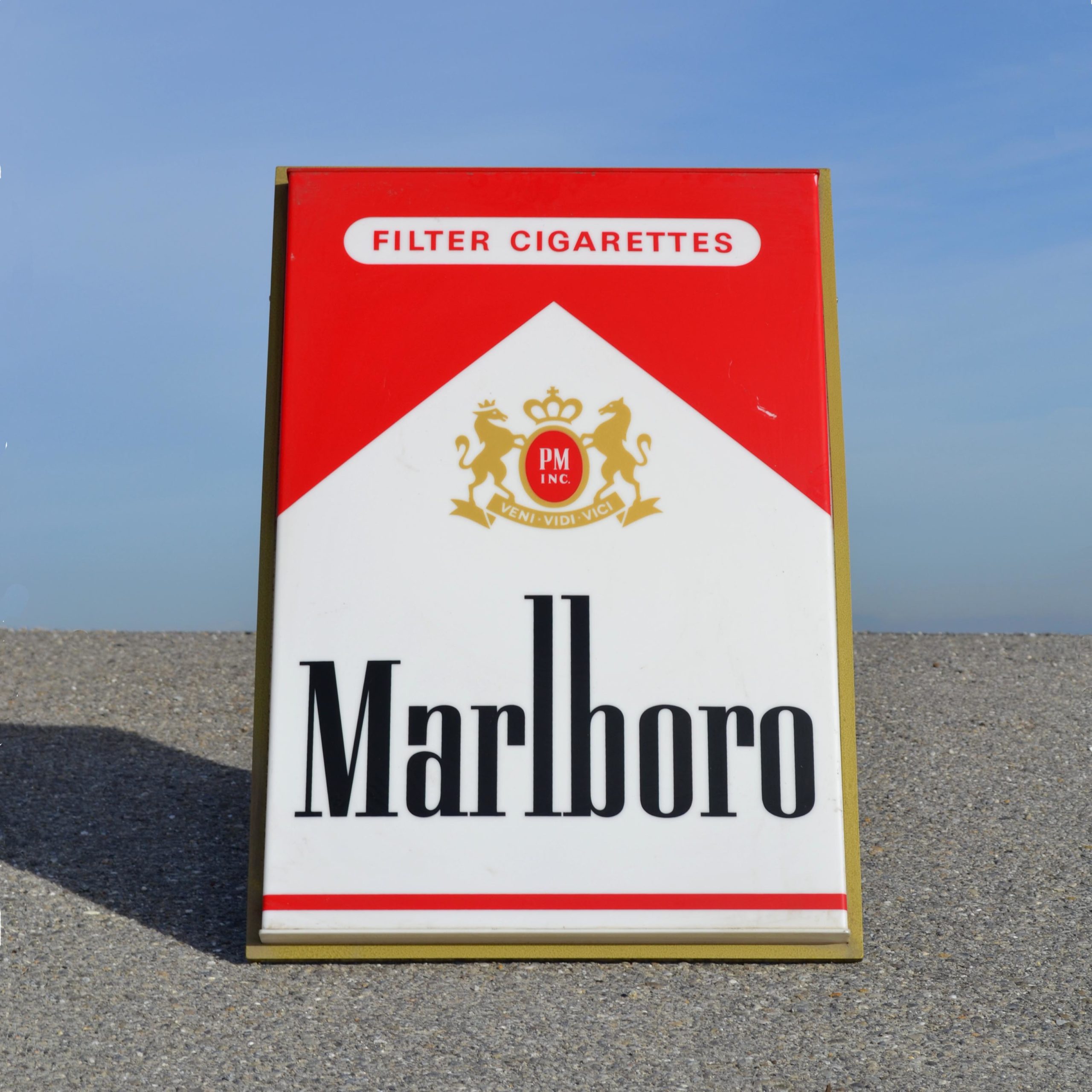 Panneau publicitaire Marlboro