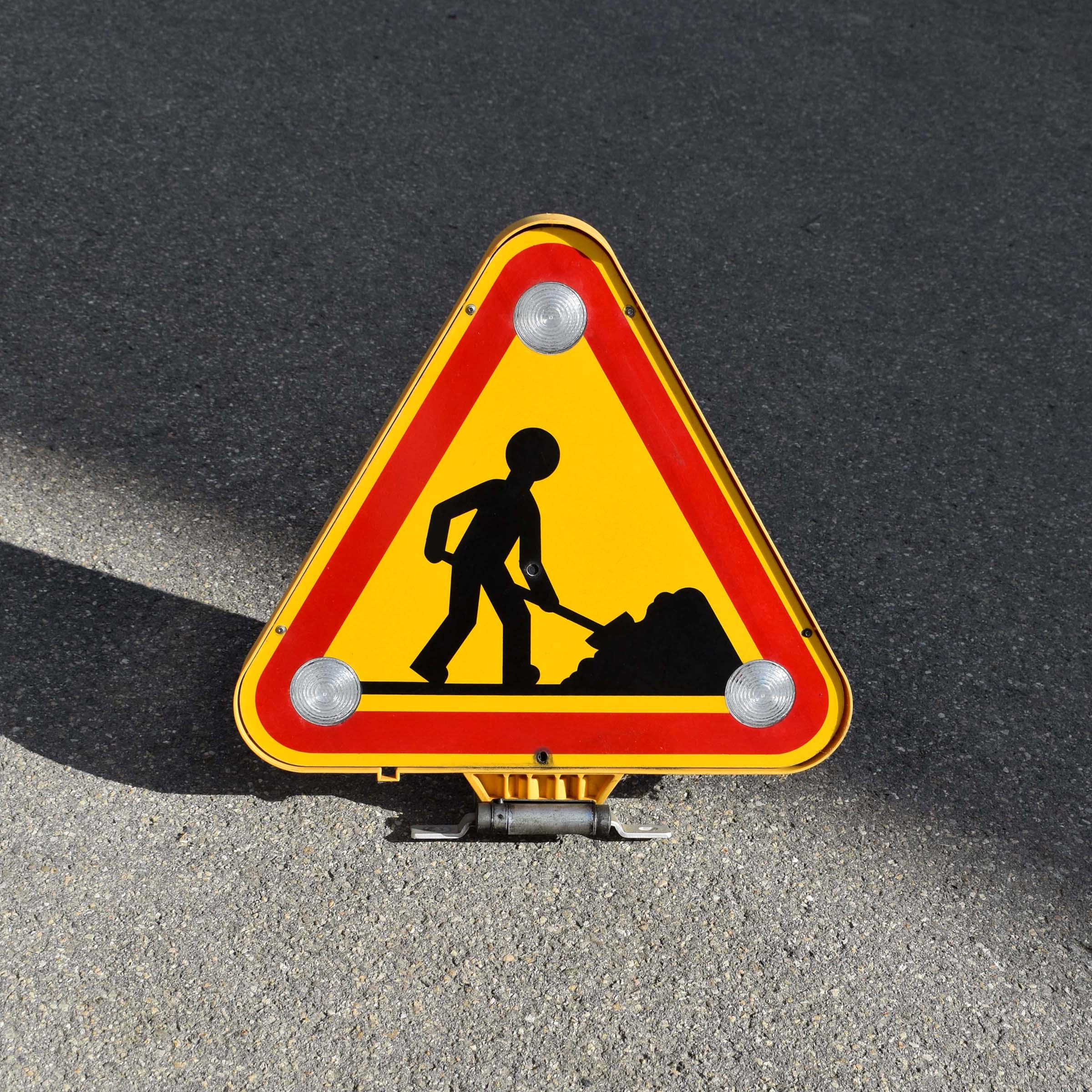 panneau attention chantier "triflash" qui était fixé sur les véhicules de chantier autoroutiers