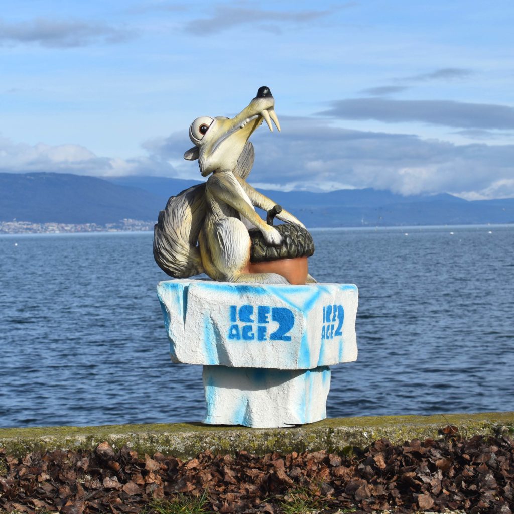 Ice Age 2 PLV en polyester grandeur nature Scrat écureuil. Sculpture, grande figurine publicité sur lieu de vente en 3D, grand format.