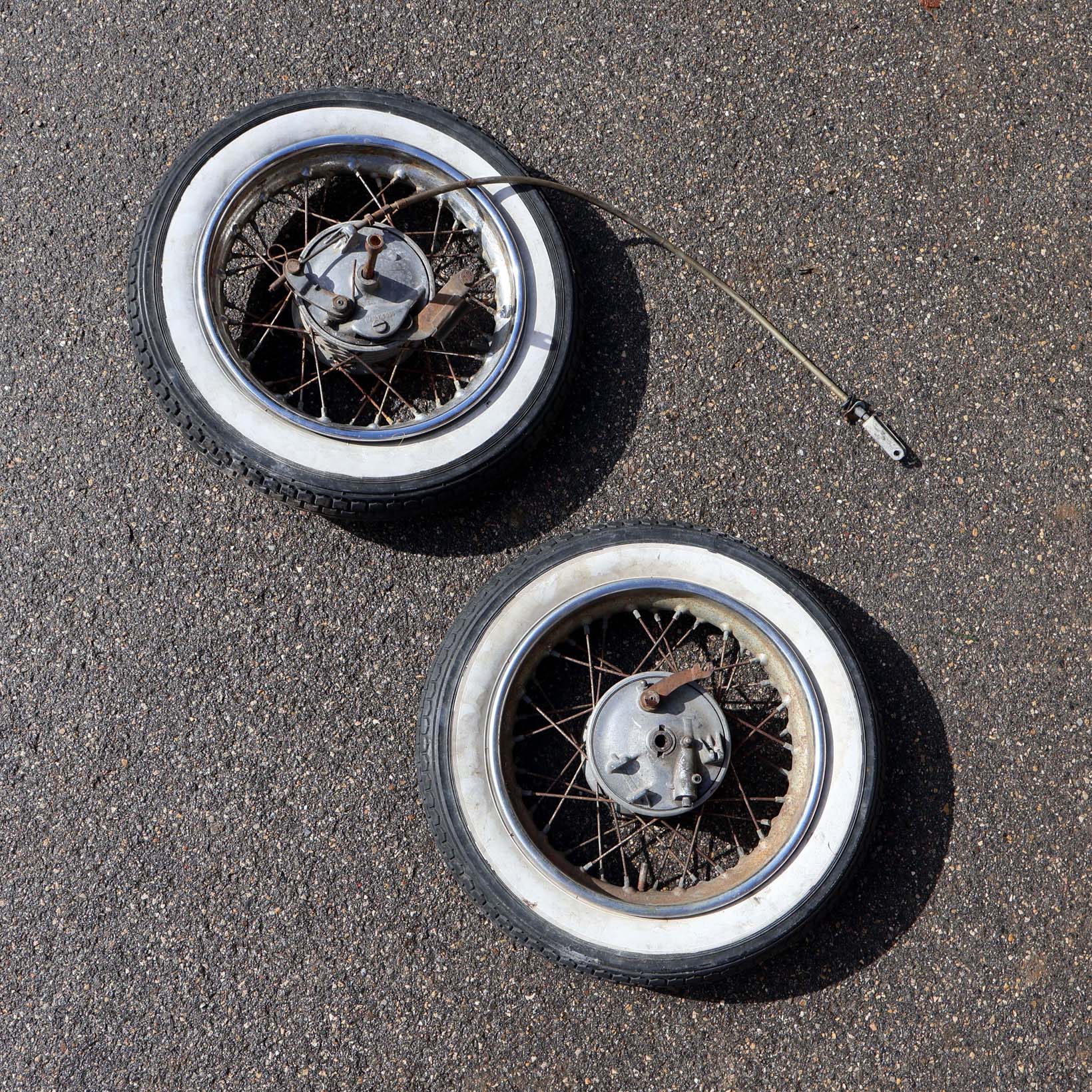 Roues avant et arrières : Pièces détachées de scooter Puch Ds 50, des années 1960