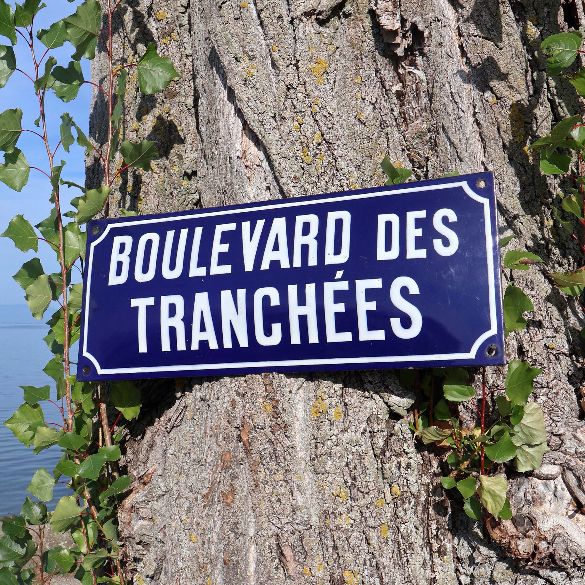 Old 1930's Swiss Geneva street sign porcelain enamel cobalt blue. Plaque de rue émaillée de Genève. Boulevard des tranchées.