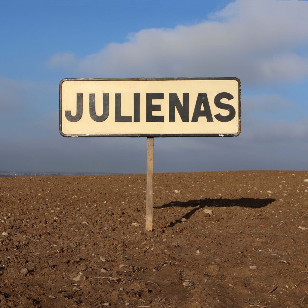 Juliénas panneau de signalisation.