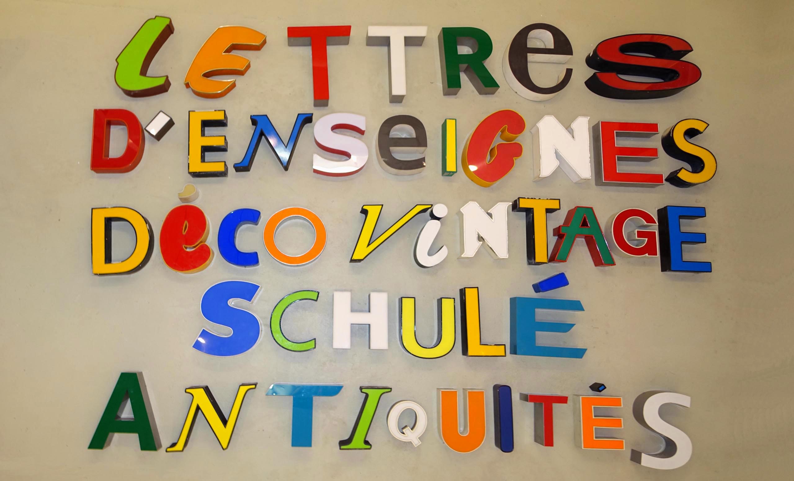 Lettres d'enseigne pour déco vintage