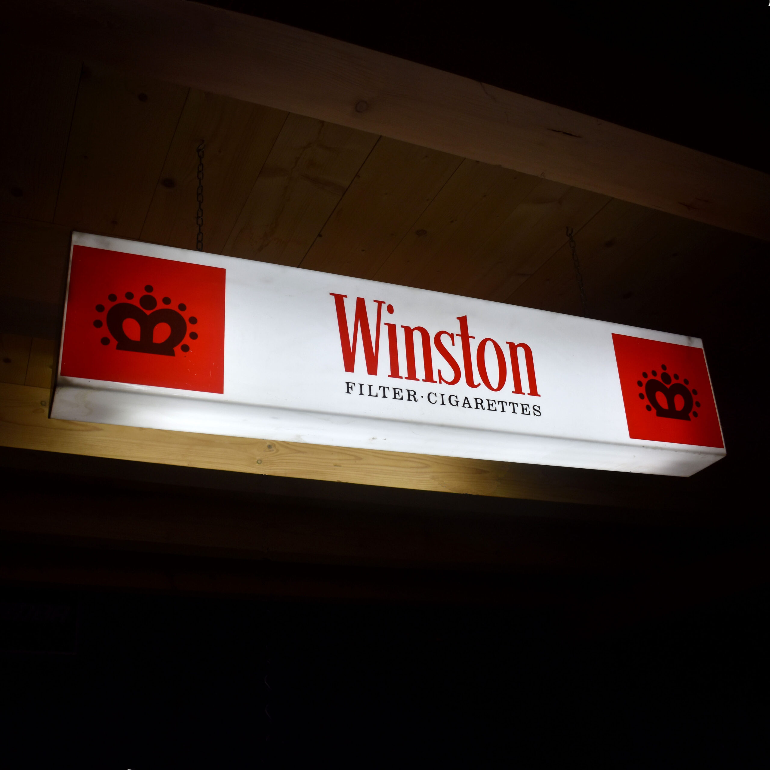 Enseigne lumineuse Winston cigarettes