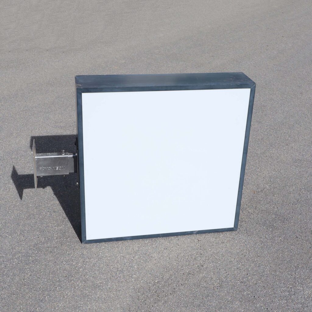 Enseigne lumineuse d'occasion vierge