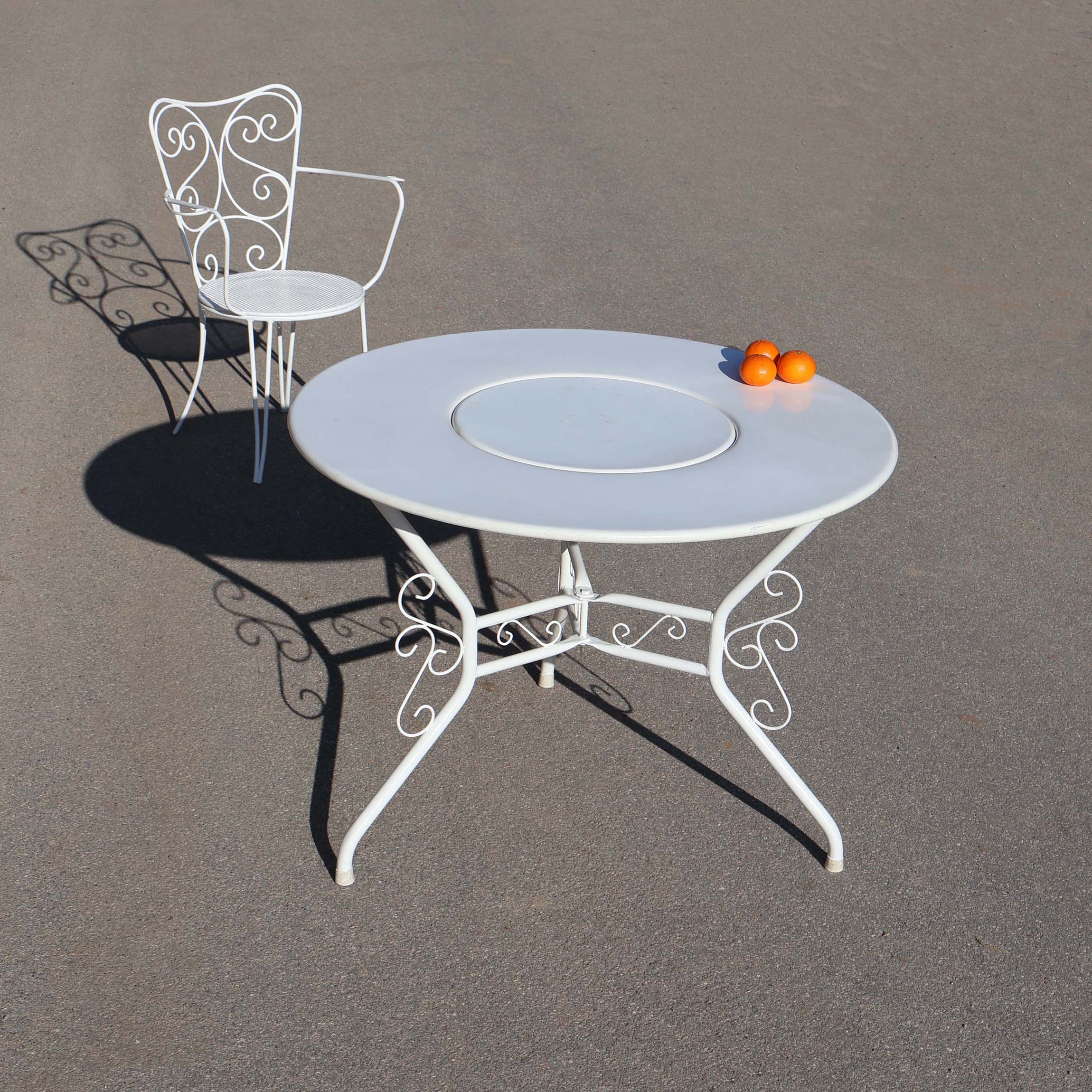 Table de jardin romantique en fer