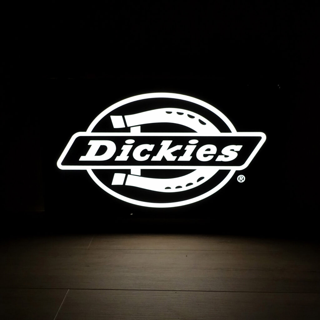 Dickies vêtements enseigne lumineuse