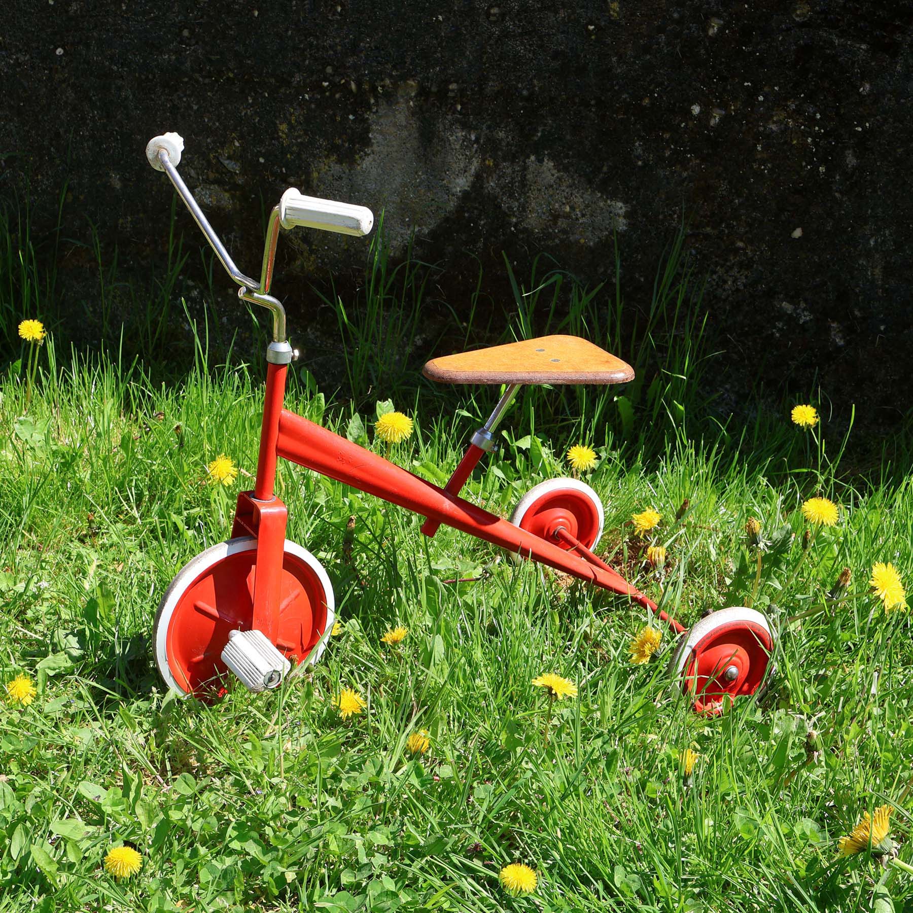 Tricycle Wisa-Gloria rouge 1970s